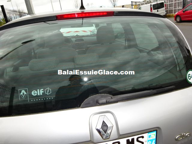 Renault_Clio_essuie-glace_arriere_2.JPG