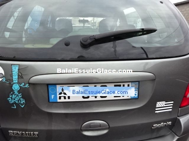 Renault_Scenic_essuie-glace_arriere_2.JPG